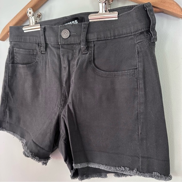 Express Mid Rise Shortie Charcoal Stretch Frayed Hem Shorts Size 4 - Picture 2 of 8